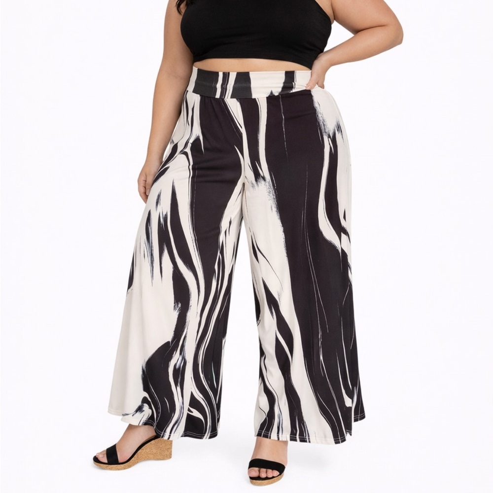 Plus Size Wide Leg Marble-Print Pants in Black and White